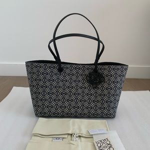 Loewe east West Anagram Tote